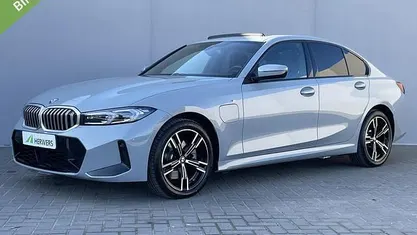 Gebruikt 2025 BMW 330 M Sport Sedan | € 49.835 (Eerlijke prijs)