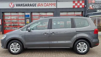 Gebruikt 2015 VW Sharan Comfortline MPV | € 13.950 (Goede deal)