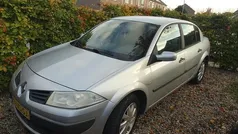 Grijs Gebruikt 2007 Renault Mégane II Dynamique Sedan | € 500 (Super prijs)