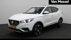 Wit Gebruikt 2021 MG ZS Luxury Sedan | € 16.400 (Eerlijke prijs)