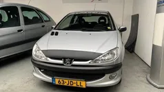 Grijs Gebruikt 2002 Peugeot 206 Premium Hatchback | € 1.350 (Eerlijke prijs)