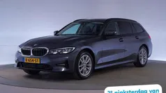 Grijs, metallic lak Gebruikt 2021 BMW 318 Executive Stationwagen | € 24.209 (Goede deal)