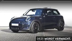 Gebruikt 2022 Mini Cooper Hatchback | € 21.900 (Eerlijke prijs)