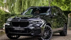 Zwart Gebruikt 2023 BMW X5 M Sport SUV | € 71.750 (Eerlijke prijs)