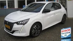 Wit Gebruikt 2022 Peugeot 208 Allure Hatchback | € 16.950 (Eerlijke prijs)