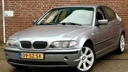 Grijs Gebruikt 2004 BMW 320 Sedan | € 3.450 (Goede deal)