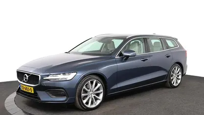 Occasion Volvo V60 Momentum 250 PK (183 kW) 2018 Blauw Stationwagen