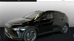 Zwart (metallic) Gebruikt 2022 Hyundai Bayon Comfort SUV | € 17.950 (Eerlijke prijs)