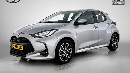 Grijs Occasion 2022 Toyota Yaris Hybrid Hatchback | € 22.900 (Eerlijke prijs)