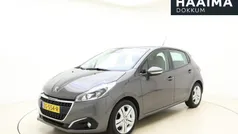 Grijs Gebruikt 2019 Peugeot 208 Signature Sky Hatchback | € 10.950 (Goede deal)