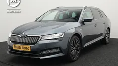 Grijs, metallic lak Gebruikt 2021 Skoda Superb LAURIN & KLEMENT Stationwagen | € 29.440 (Eerlijke prijs)