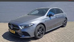 Grijs Gebruikt 2020 Mercedes A250 Business Hatchback | € 30.995 (Eerlijke prijs)