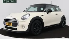 Wit Gebruikt 2015 Mini Cooper Hatchback | € 12.745 (Eerlijke prijs)