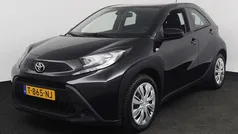 Gebruikt 2023 Toyota Aygo Play Hatchback | € 14.890 (Eerlijke prijs)