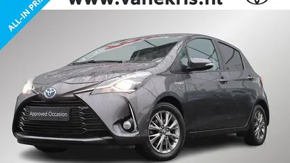 Grijs Occasion 2020 Toyota Yaris Hybrid Hatchback | € 18.494 (Eerlijke prijs)