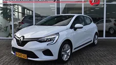 Wit Gebruikt 2021 Renault Clio V Zen Hatchback | € 10.995 (Eerlijke prijs)