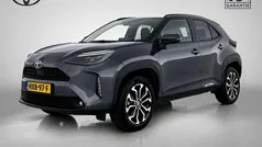 Grijs, metallic lak Gebruikt 2024 Toyota Yaris Cross Limited SUV | € 31.950 (Eerlijke prijs)