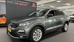 Grijs Gebruikt 2020 VW T-Roc Style SUV | € 18.950 (Eerlijke prijs)