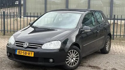 Zwart Gebruikt 2005 VW Golf IV Hatchback | € 1.750 (Eerlijke prijs)