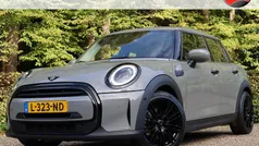 Gebruikt 2021 Mini Cooper Essential Hatchback | € 19.900 (Eerlijke prijs)
