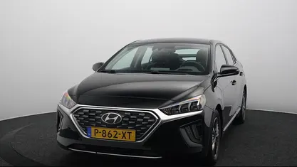 Zwart (metallic) Occasion 2022 Hyundai Ioniq Comfort Hatchback | € 18.845 (Eerlijke prijs)