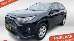 Zwart Gebruikt 2022 Toyota RAV4 Hybrid Style SUV | € 37.950 (Goede deal)
