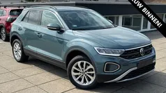 Blauw Gebruikt 2024 VW T-Roc Edition SUV | € 33.450 (Eerlijke prijs)