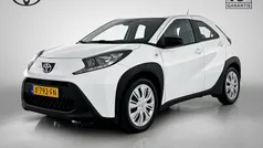 Wit Gebruikt 2023 Toyota Aygo Play Hatchback | € 18.950 (Goede deal)