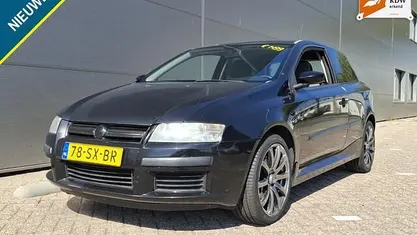 Zwart (metallic) Gebruikt 2006 Fiat Stilo Sport Hatchback | € 1.499 (Eerlijke prijs)
