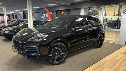Occasion Porsche Cayenne 444 PK (326 kW) 2020 Zwart (metallic) SUV