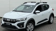 Wit Gebruikt 2024 Dacia Sandero Comfort Hatchback | € 23.740 (Eerlijke prijs)
