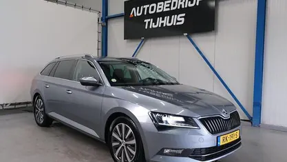 Grijs Occasion 2018 Skoda Superb Business Line Stationwagen | € 12.750 (Eerlijke prijs)