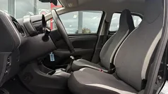 Zwart Gebruikt 2021 Toyota Aygo Hatchback | € 11.499 (Eerlijke prijs)