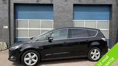 Zwart, metallic lak Gebruikt 2016 Ford S-MAX Titanium MPV | € 15.995 (Goede deal)