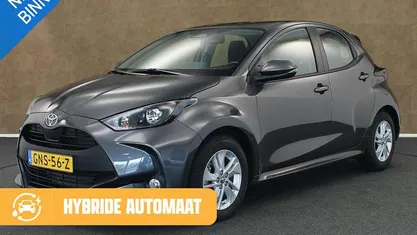 Grijs Occasion 2024 Toyota Yaris Hybrid Active Hatchback | € 23.645 (Eerlijke prijs)
