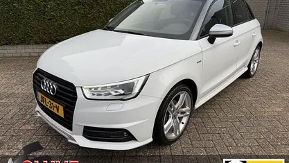 Wit Gebruikt 2018 Audi A1 Sportback Sport Hatchback | € 16.250 (Eerlijke prijs)