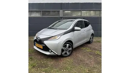 Grijs Gebruikt 2017 Toyota Aygo Hatchback | € 10.950 (Goede deal)
