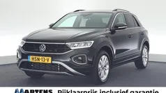 Zwart Gebruikt 2025 VW T-Roc Edition SUV | € 36.899 (Eerlijke prijs)