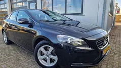 Gebruikt 2013 Volvo V40 Momentum Hatchback | € 8.945 (Eerlijke prijs)