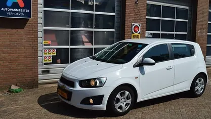 Wit Gebruikt 2012 Chevrolet Aveo LT Hatchback | € 1.950 (Eerlijke prijs)