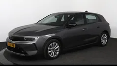 Grijs Gebruikt 2022 Opel Astra Edition Hatchback | € 18.995 (Eerlijke prijs)