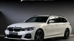 Wit Gebruikt 2022 BMW 320e Stationwagen | € 29.445 (Eerlijke prijs)
