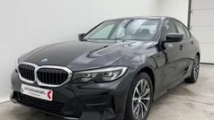 Zwart Gebruikt 2022 BMW 316 Sedan | € 28.900 (Eerlijke prijs)