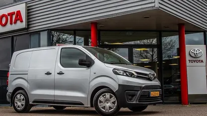 Zilver Gebruikt 2017 Toyota Proace Comfort MPV | € 12.995 (Goede deal)