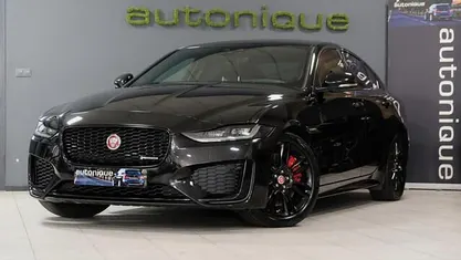 Zwart (metallic) Gebruikt 2019 Jaguar XE R-Dynamic Sedan | € 31.500 (Eerlijke prijs)