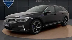 Zwart Gebruikt 2022 VW Passat GTE Stationwagen | € 26.450 (Eerlijke prijs)