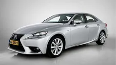 Grijs Gebruikt 2016 Lexus IS300h Sedan | € 18.950 (Eerlijke prijs)