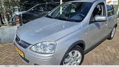 Grijs Gebruikt 2006 Opel Corsa Hatchback | € 4.950 (Eerlijke prijs)