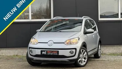 Grijs Gebruikt 2015 VW cross up! Hatchback | € 7.240 (Goede deal)