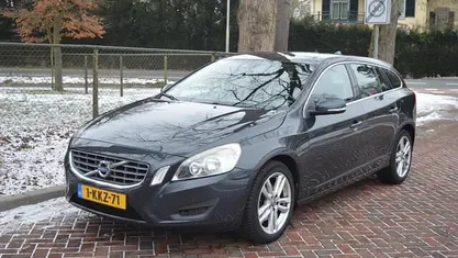 Occasion 2013 Volvo V60 Momentum Stationwagen | € 7.495 (Eerlijke prijs)